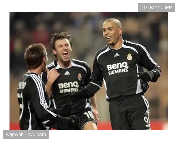 莱万与伊瓜因终结效率及战术角色对比分析 莱万与伊瓜因终结效率及战术角色对比分析