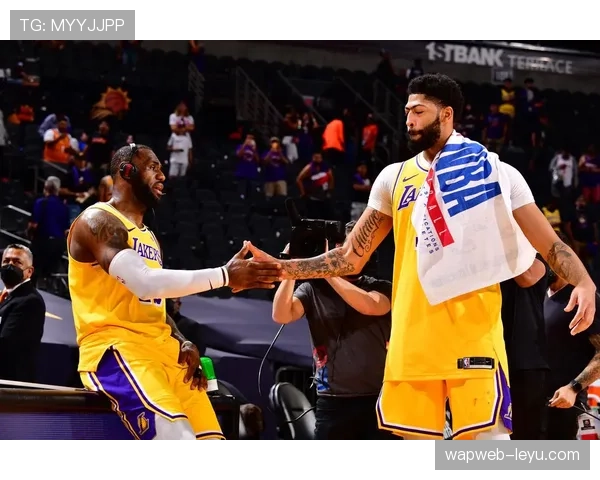 巴郎·戴维斯突破拉开空间提升雷霆关键时刻得分效率