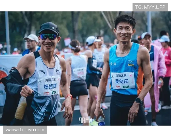 吴向东训练完直接去菜市场砍价，这反差谁懂